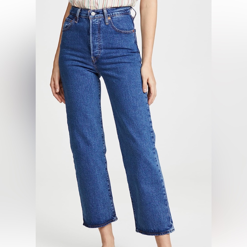 NWT Levi’s Ribcage Straight Ankle Jeans 27/27 in a medium wash